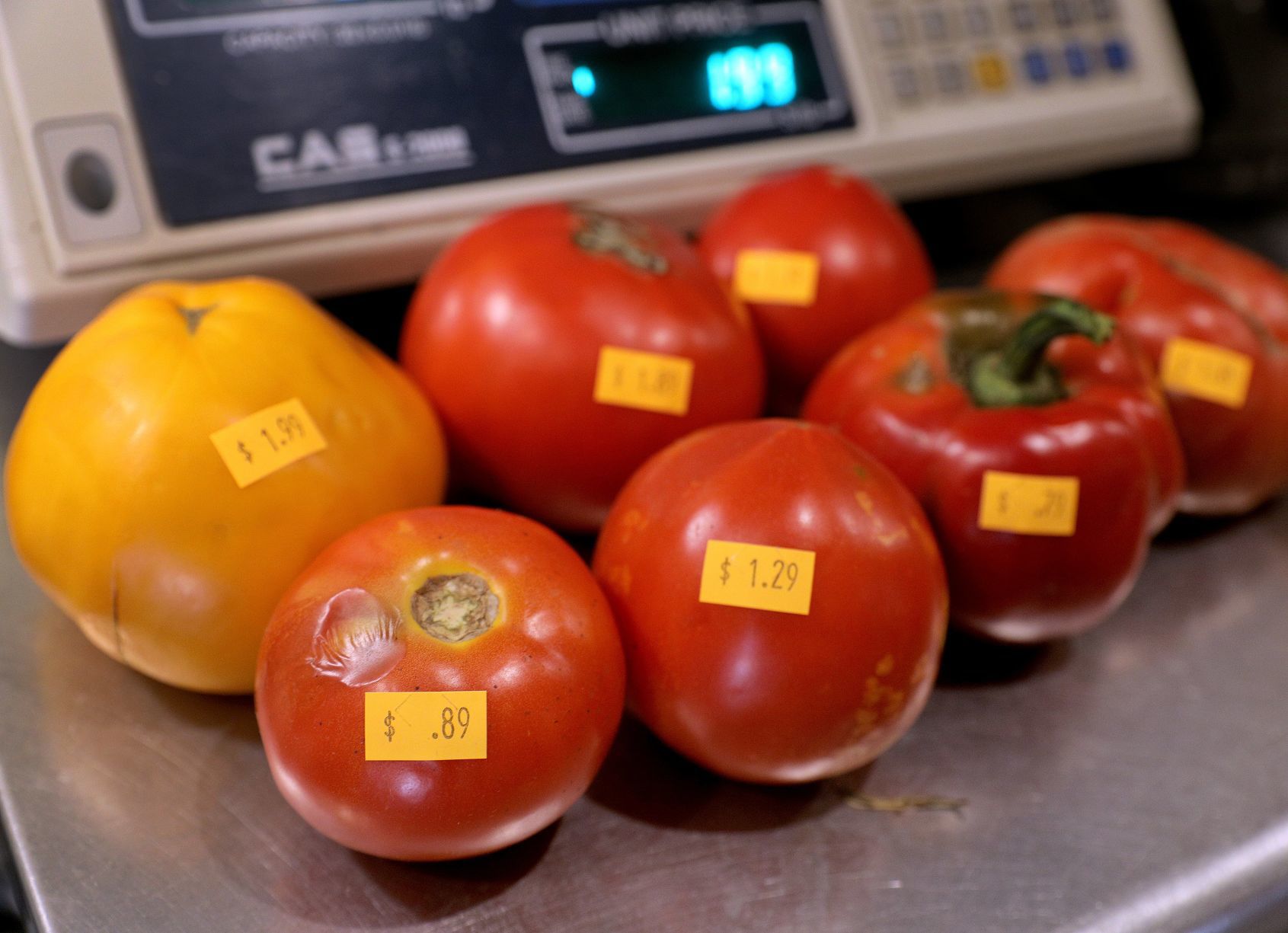 Ugly produce gains market in St. Louis
